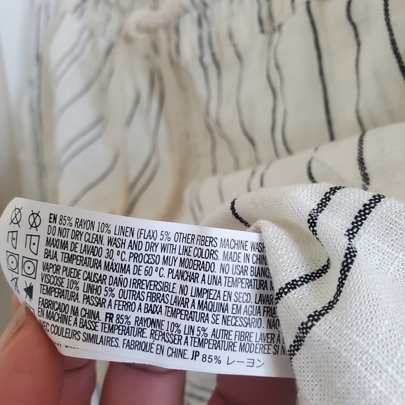 Loose Fit Linen Stripe Shorts Size L - Picture 9 of 9